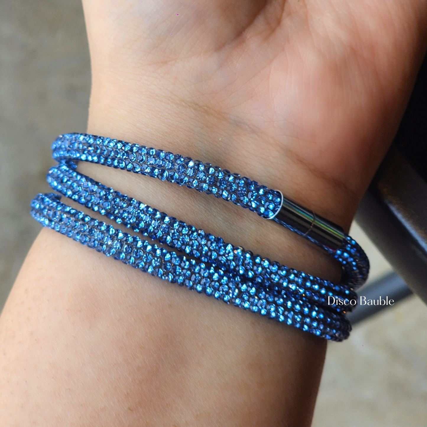 Wrap around glitter magnetic bracelet (Blue)