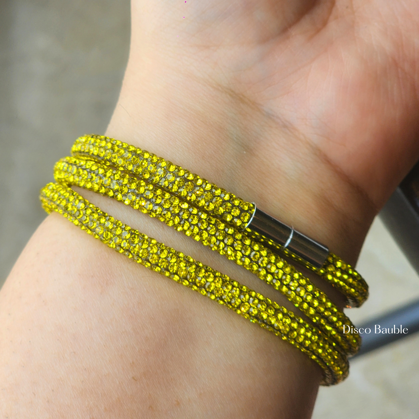 Wrap around glitter magnetic bracelet (Green gold)
