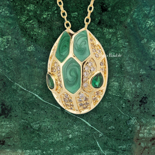 Snake pendant with chain (Green)