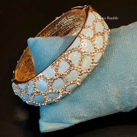 Statement bangle (Powder blue)