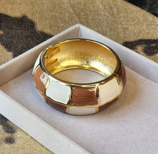 Retro cuff