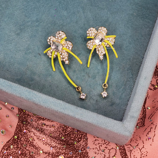 Dainty flower earring