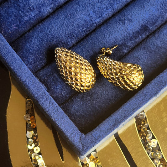 Textured drop earring