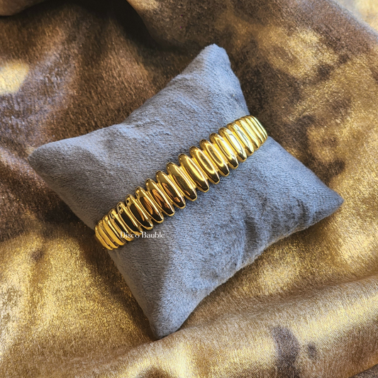 Golden Flow Bangle