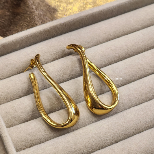 Wave gold hoops