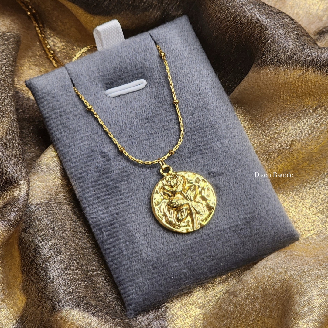 Vintage style Rose Necklace