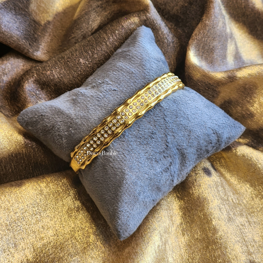 Wavy Luxe Bangle